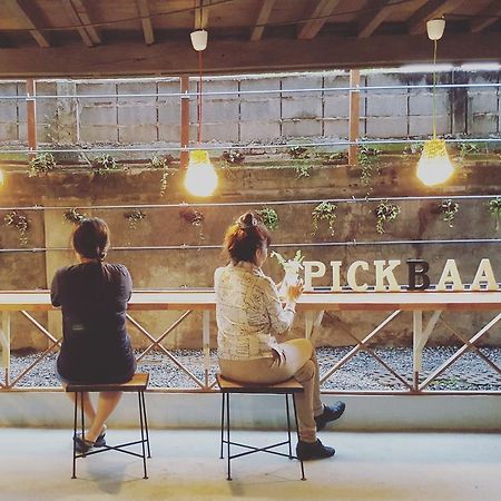 Pickbaan Hostel Lamphun Bagian luar foto