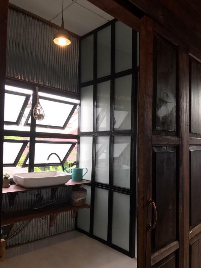Pickbaan Hostel Lamphun Bagian luar foto