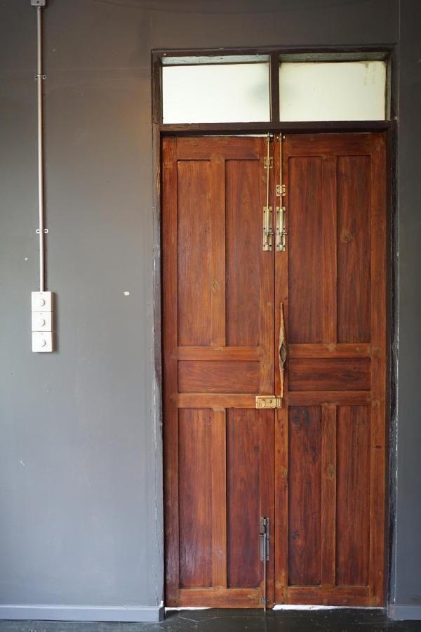 Pickbaan Hostel Lamphun Bagian luar foto
