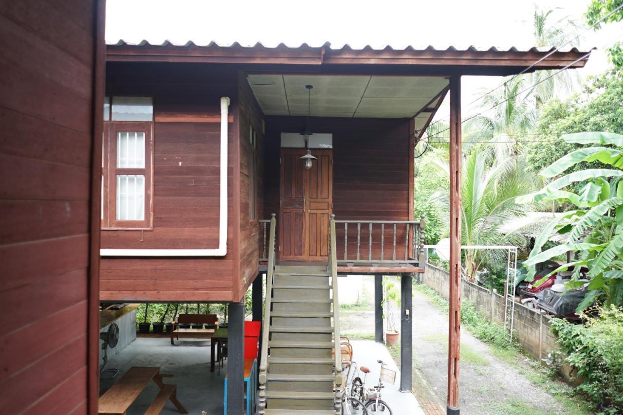 Pickbaan Hostel Lamphun Bagian luar foto