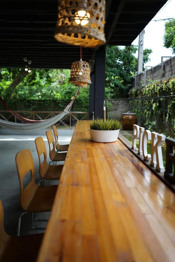 Pickbaan Hostel Lamphun Bagian luar foto